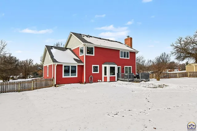 $390,000 | 7412 Southwest Fountaindale Road, Topeka, KS 66614