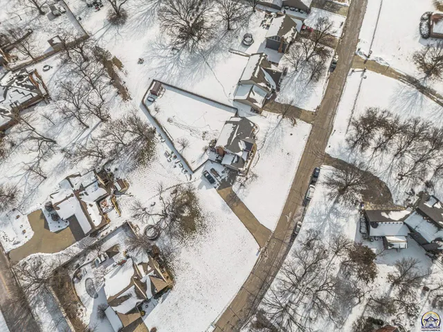 $390,000 | 7412 Southwest Fountaindale Road, Topeka, KS 66614