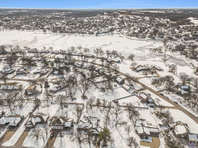 $390,000 | 7412 Southwest Fountaindale Road, Topeka, KS 66614