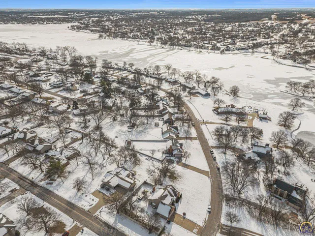 $390,000 | 7412 Southwest Fountaindale Road, Topeka, KS 66614