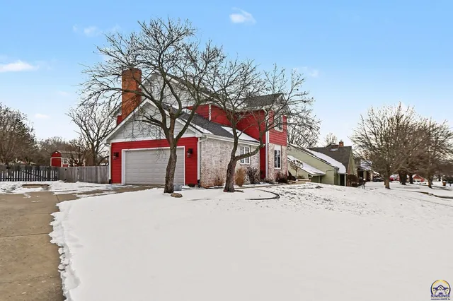 $390,000 | 7412 Southwest Fountaindale Road, Topeka, KS 66614