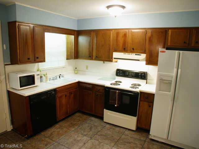 1005 Robin Hood Road, Unit B High Point, NC 27262 - Photo 7 of 9 Other.