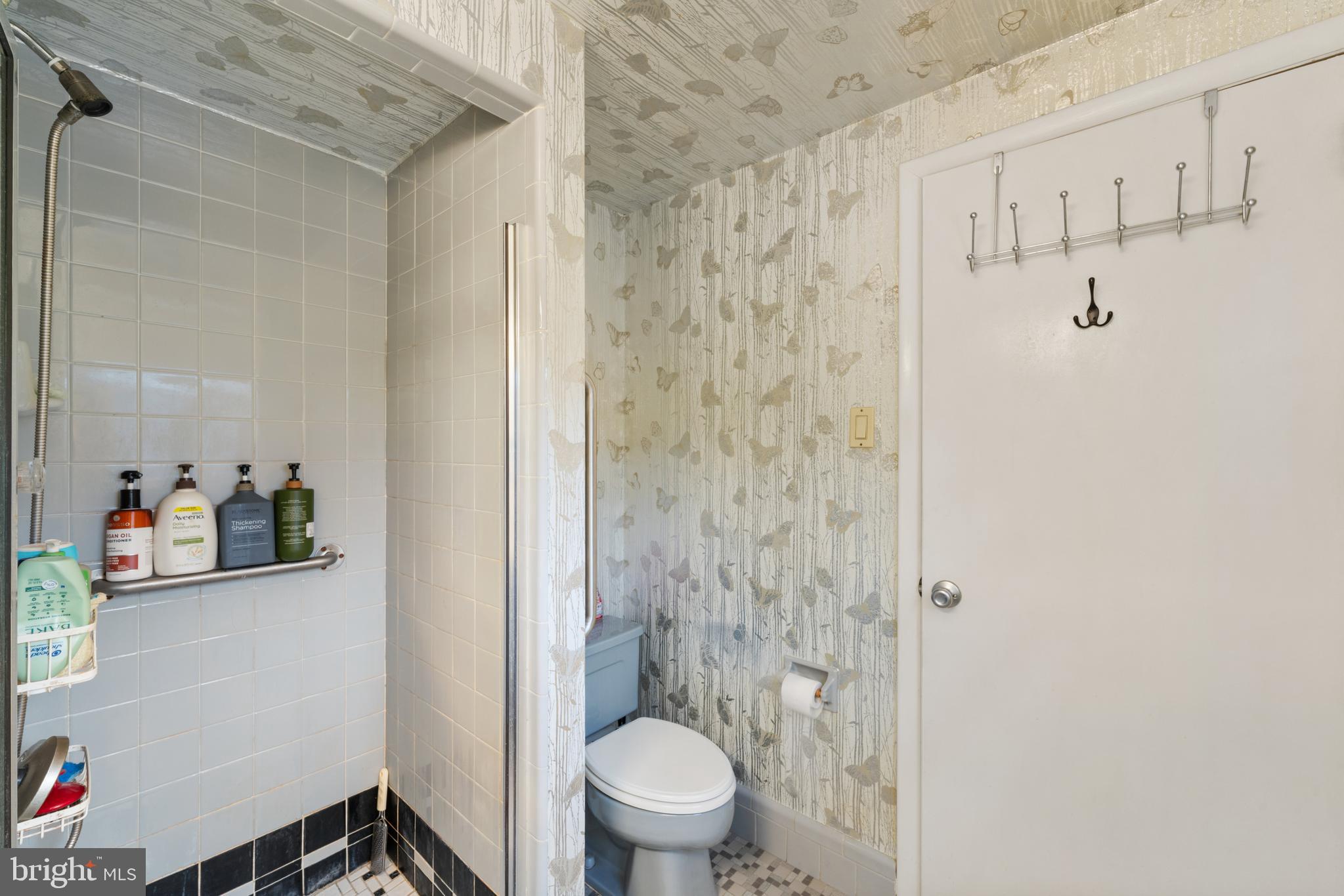 416 Emerson Road Huntingdon Valley, PA 19006 - Photo 20 of 36 a bathroom with a toilet and a shower