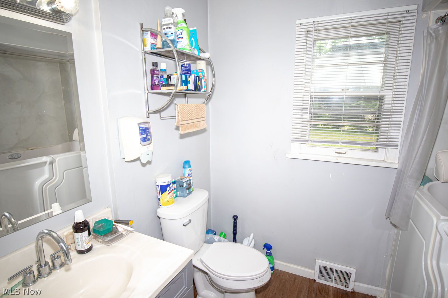 1107 Brandon Road Cleveland, OH 44112 - Photo 9 of 38