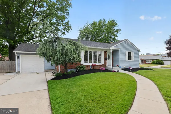 $430,000 | 2 Surrey Court, Cherry Hill, NJ 08034