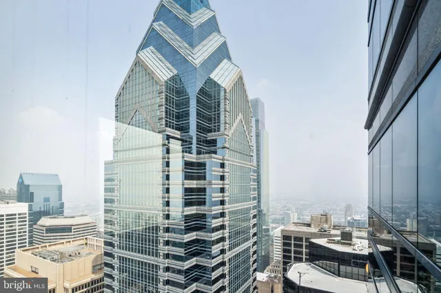 $4,200 | 50 South 16th Street, Unit 4304, Philadelphia, PA 19103