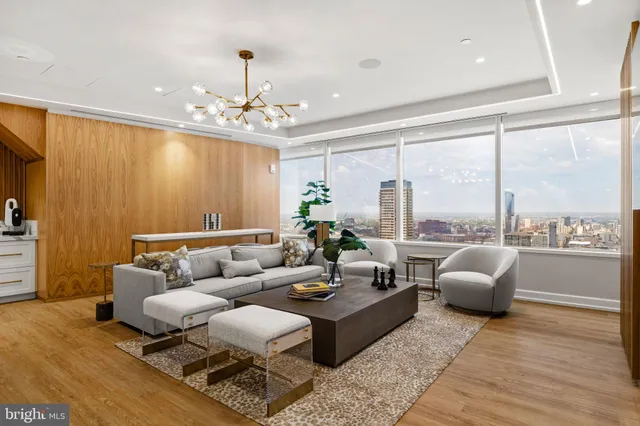 $4,200 | 50 South 16th Street, Unit 4304, Philadelphia, PA 19103