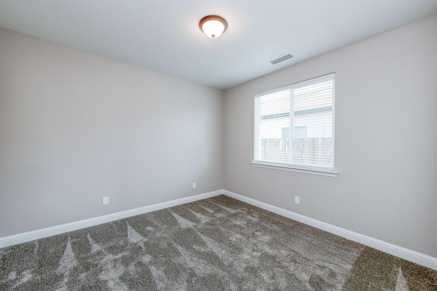 678 Alpine Way Madera, CA 93636 - Photo 13 of 37 Gallery Image 13