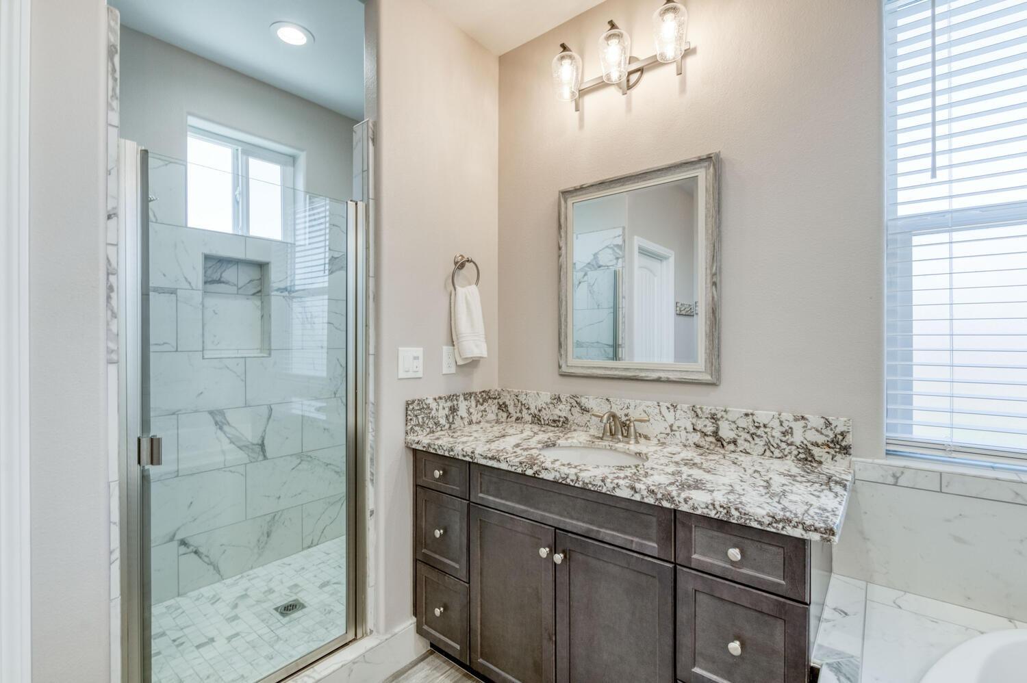 678 Alpine Way Madera, CA 93636 - Photo 21 of 37 Gallery Image 21