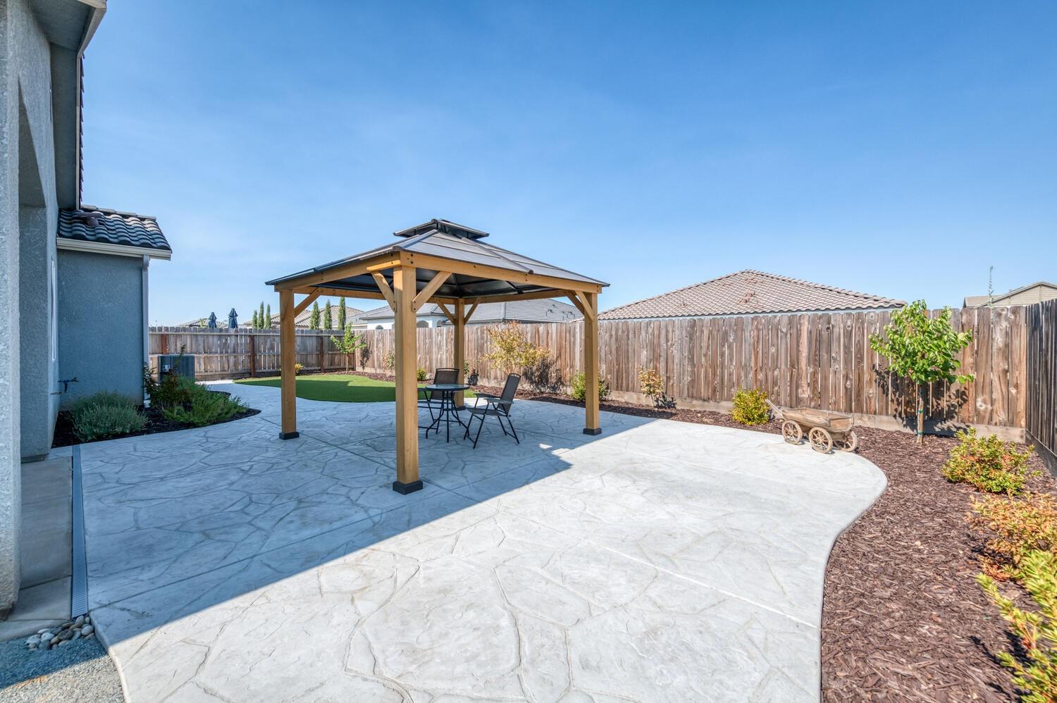 678 Alpine Way Madera, CA 93636 - Photo 22 of 37 Gallery Image 22