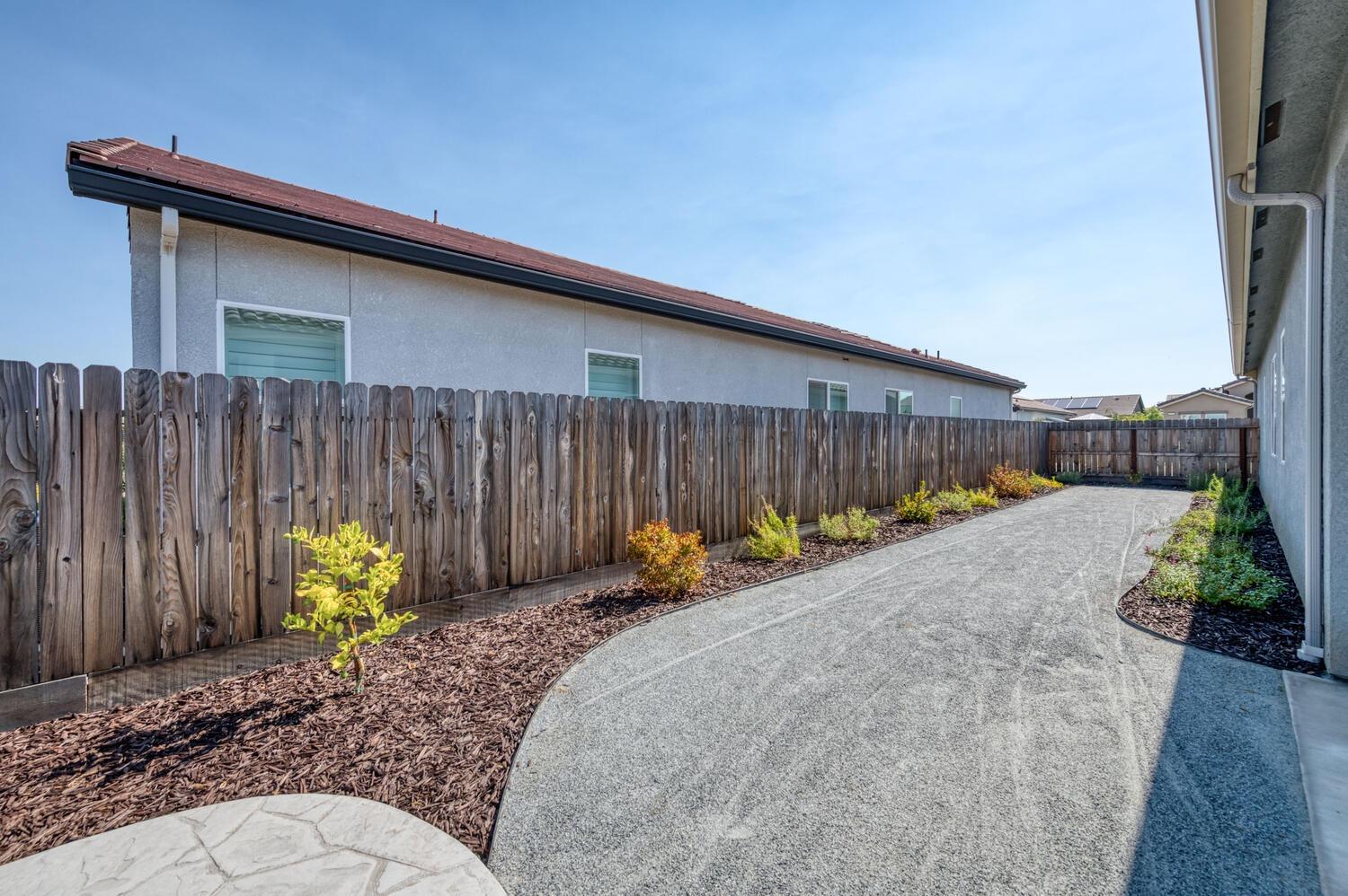 678 Alpine Way Madera, CA 93636 - Photo 24 of 37 Gallery Image 24