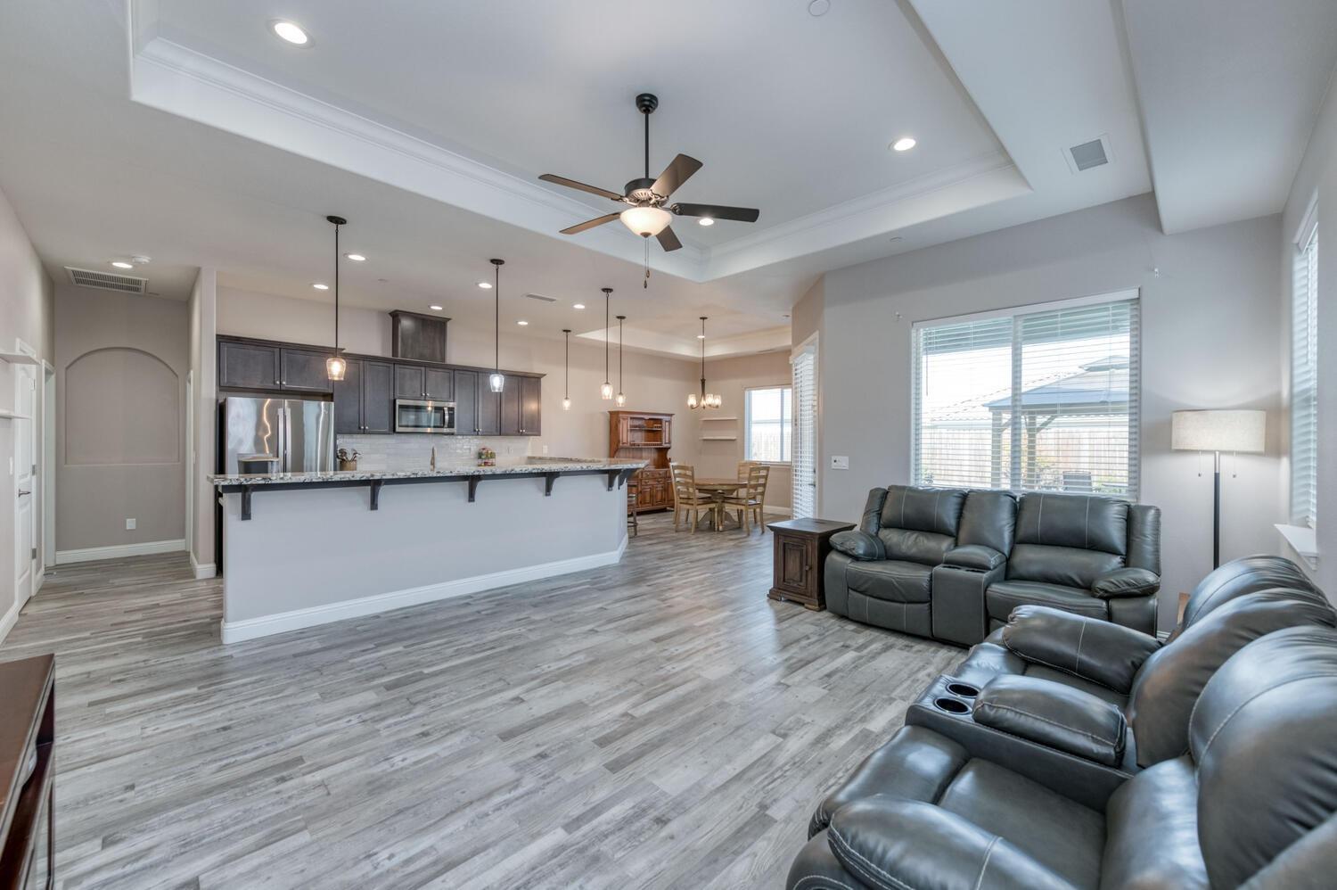 678 Alpine Way Madera, CA 93636 - Photo 5 of 37 Gallery Image 5