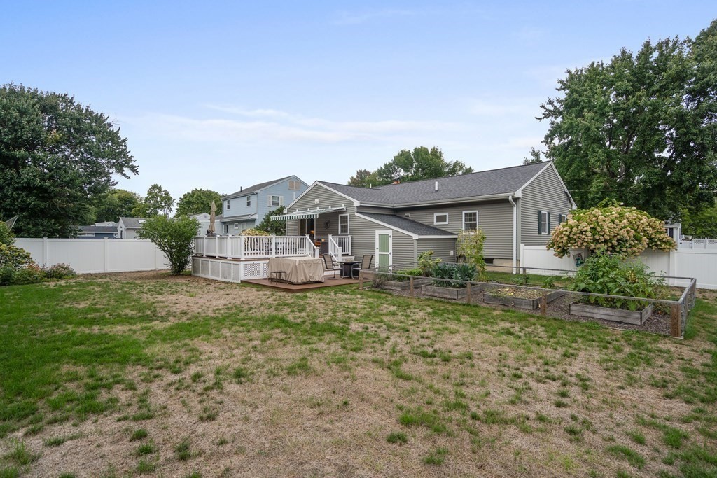 29 Karen Road Wakefield, MA 01880 - Photo 40 of 42 a front view of a house with garden