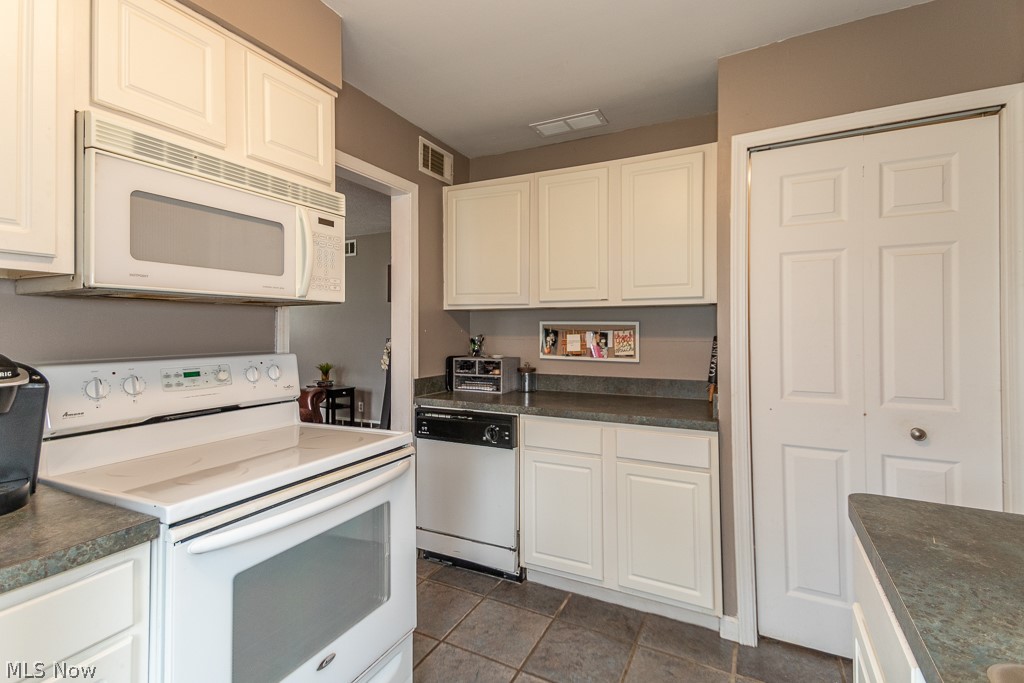4994 Marigold Road Mentor, OH 44060 - Photo 8 of 26 Gallery Image 8