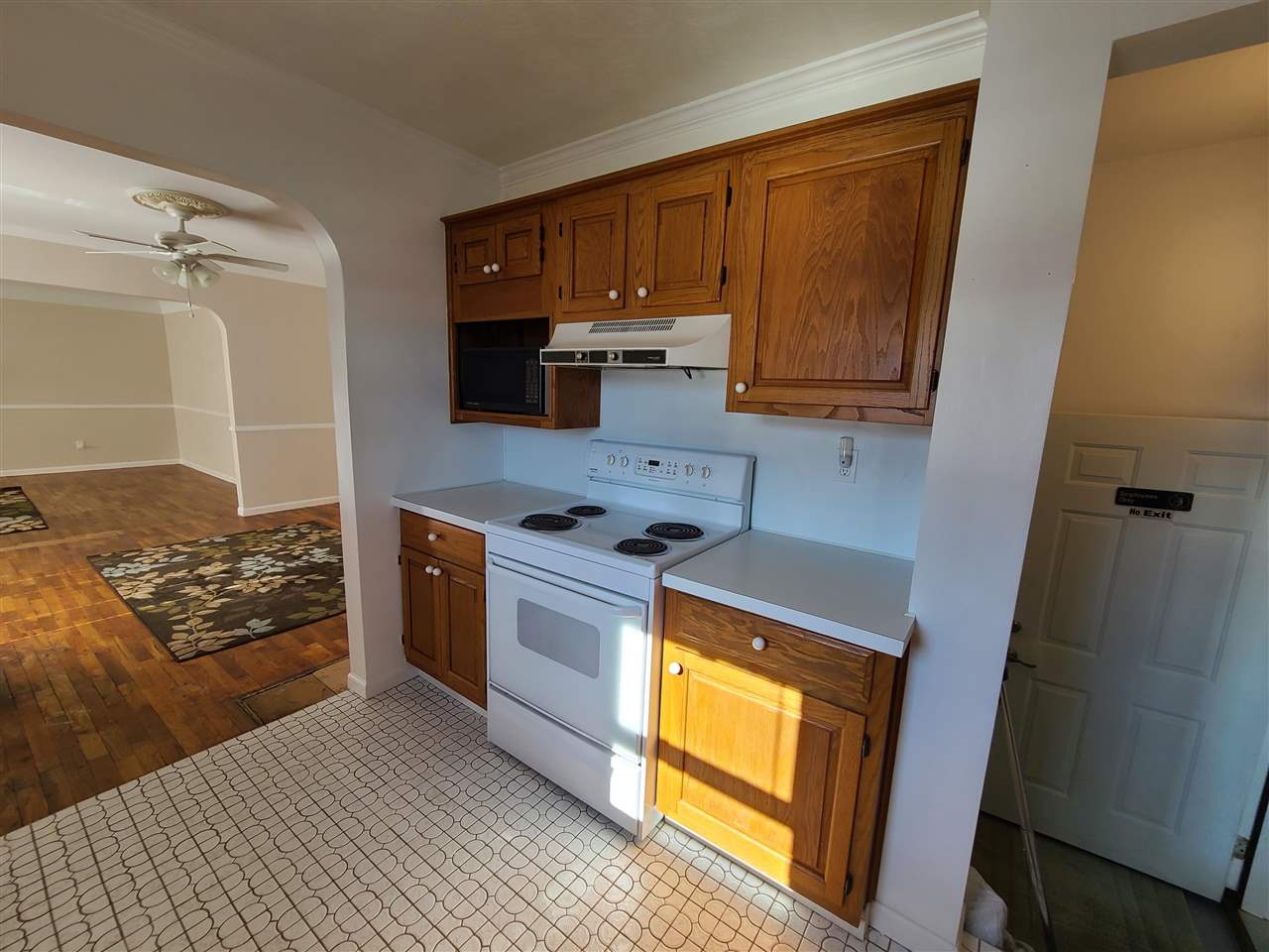 5158 Lennon Road Flint, MI 48507 - Photo 26 of 64 Kitchen