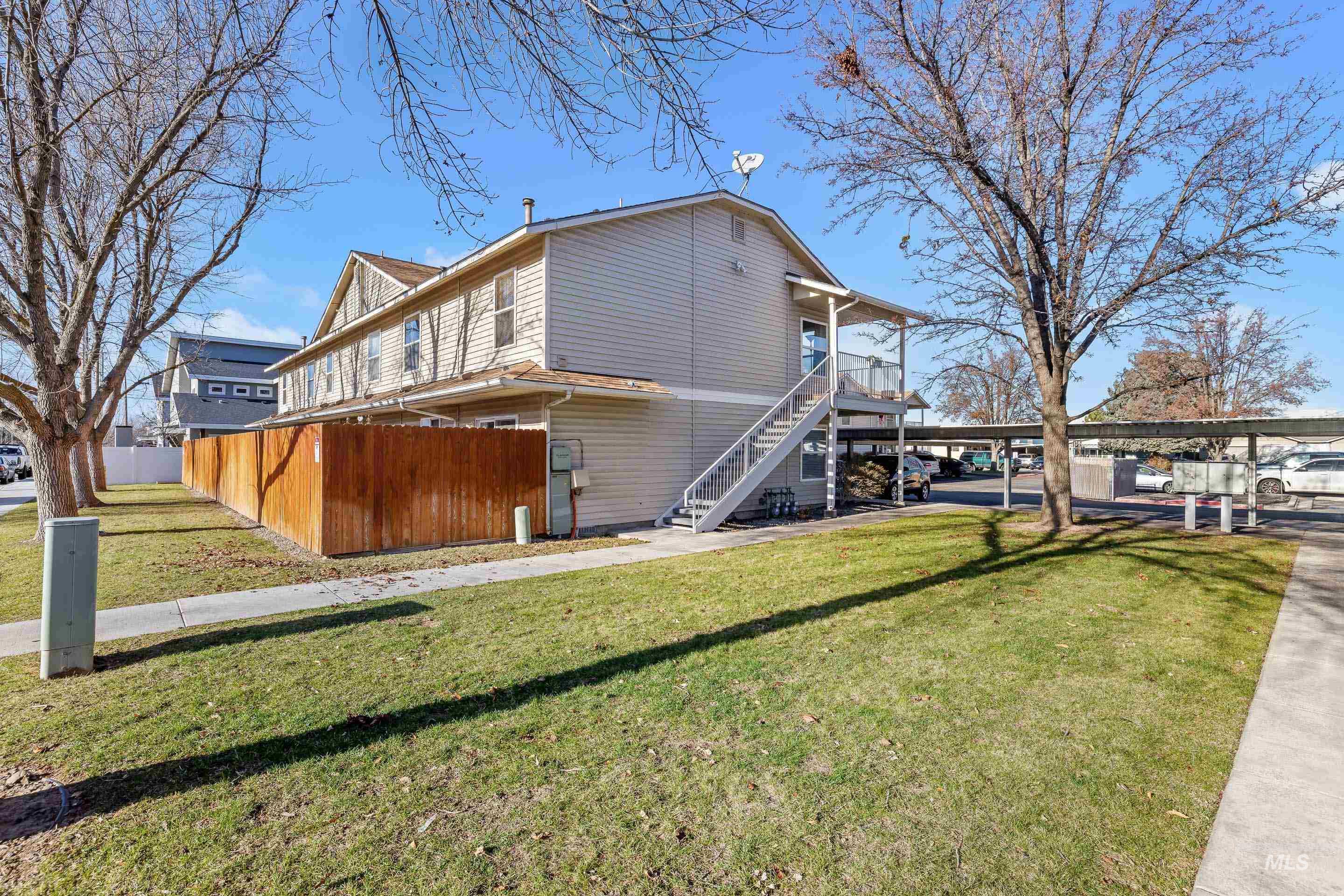 8909 West Irving Street, Unit 101 Boise, ID 83704 - Photo 27 of 33 Rear view of property