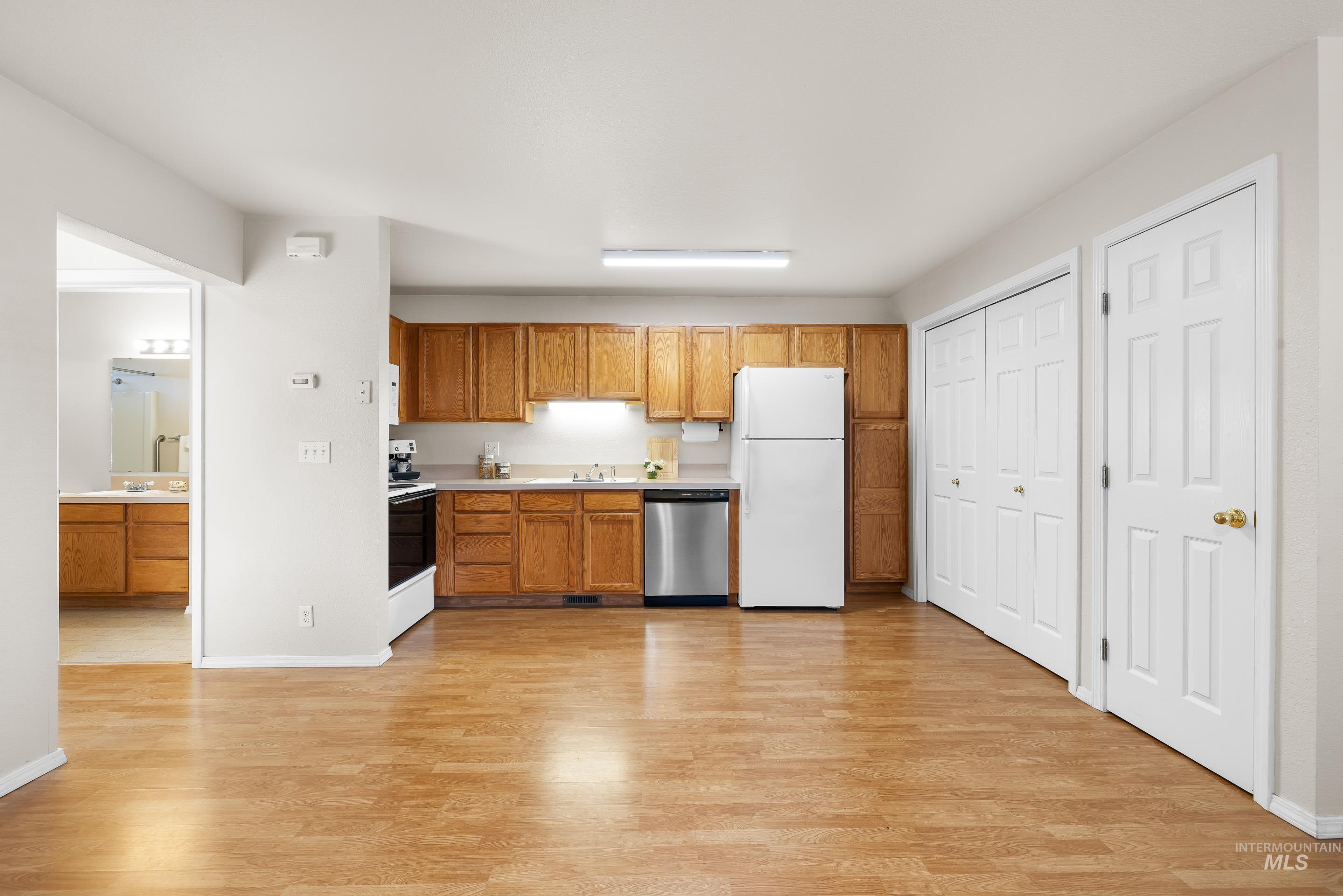 8909 West Irving Street, Unit 101 Boise, ID 83704 - Photo 8 of 33
