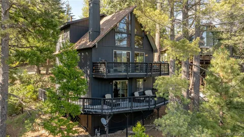 a house view with a outdoor space