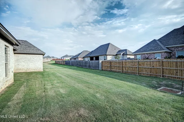 $359,900 | 109 Southern Oak Way, Unit LOT 55, Canton, MS 39046