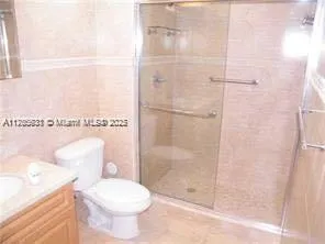 $2,750 | 5005 Collins Avenue, Unit 1422, Miami Beach, FL 33140