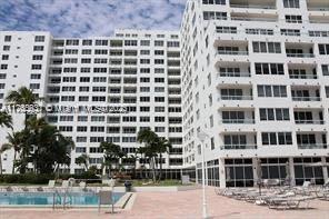 5005 Collins Avenue, Unit 1422 Miami Beach, FL 33140 - Photo 15 of 20