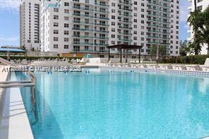 5005 Collins Avenue, Unit 1422 Miami Beach, FL 33140 - Photo 16 of 20