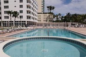 5005 Collins Avenue, Unit 1422 Miami Beach, FL 33140 - Photo 17 of 20