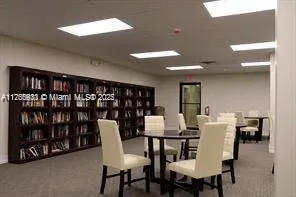 $2,750 | 5005 Collins Avenue, Unit 1422, Miami Beach, FL 33140