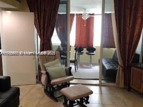 5005 Collins Avenue, Unit 1422 Miami Beach, FL 33140 - Photo 4 of 20