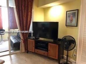 5005 Collins Avenue, Unit 1422 Miami Beach, FL 33140 - Photo 5 of 20