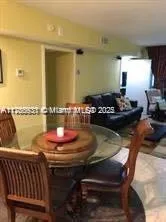 $2,750 | 5005 Collins Avenue, Unit 1422, Miami Beach, FL 33140