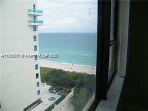 5005 Collins Avenue, Unit 1422 Miami Beach, FL 33140 - Photo 9 of 20