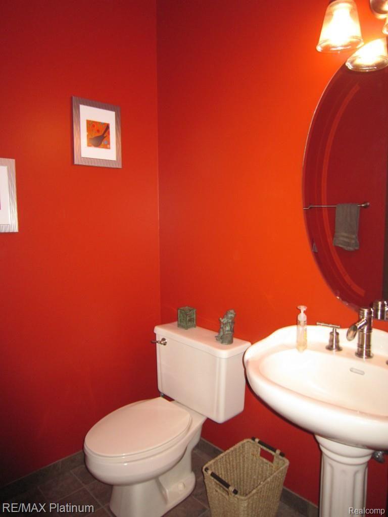 10621 Hibner Road Hartland, MI 48353 - Photo 13 of 40 IMG_4230.jpg