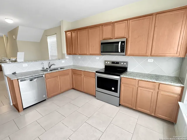 $1,800 | 122 Texas Lantana, New Braunfels, TX 78130