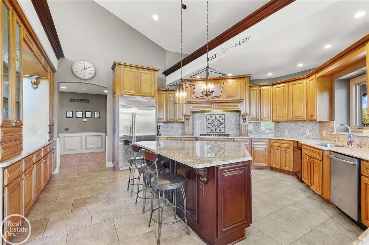 69437 Lake Point Court Romeo, MI 48065 - Photo 19 of 66 50079130-18.JPG
