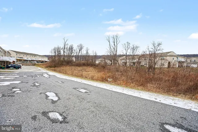 $2,100 | 4235 Wild Orchid Lane, Enola, PA 17025