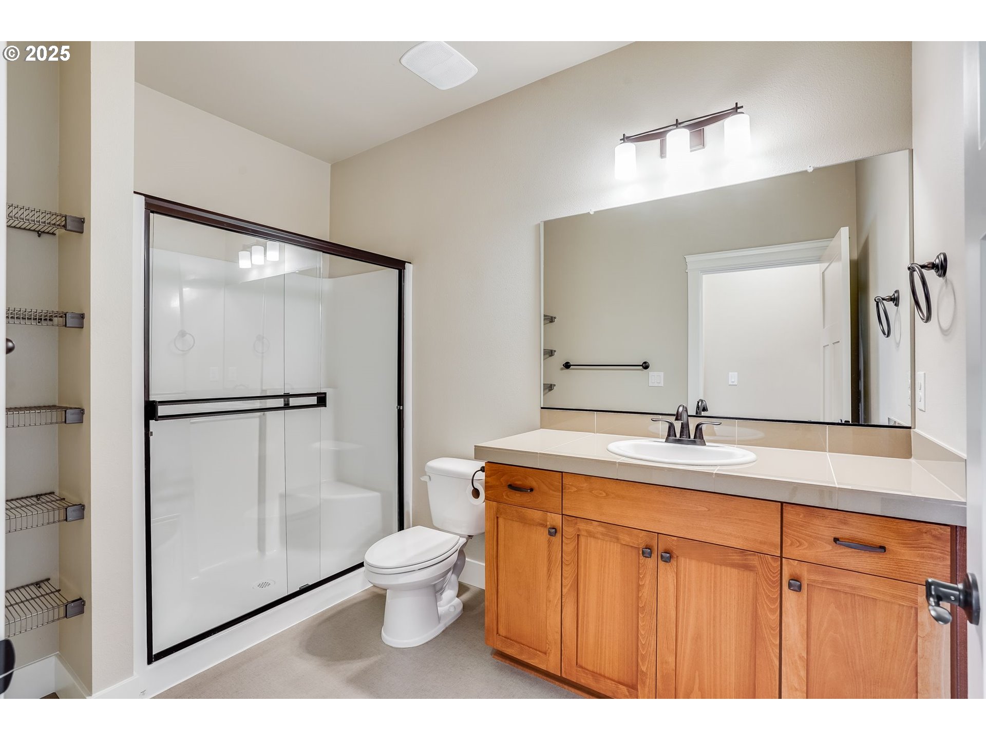 750 North 47th Avenue Ridgefield, WA 98642 - Photo 12 of 39 Bathroom