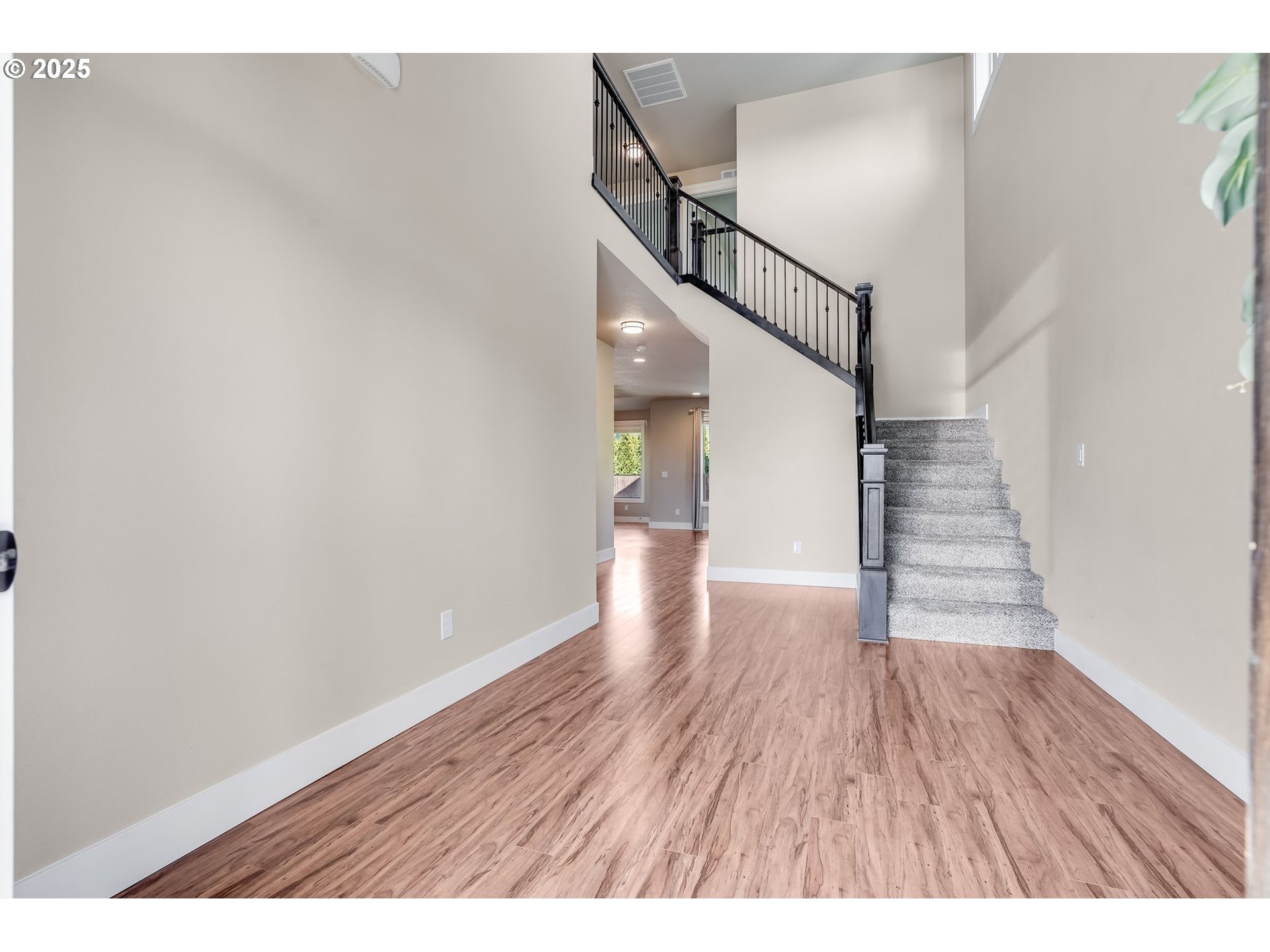 750 North 47th Avenue Ridgefield, WA 98642 - Photo 2 of 39 Entrance/Foyer