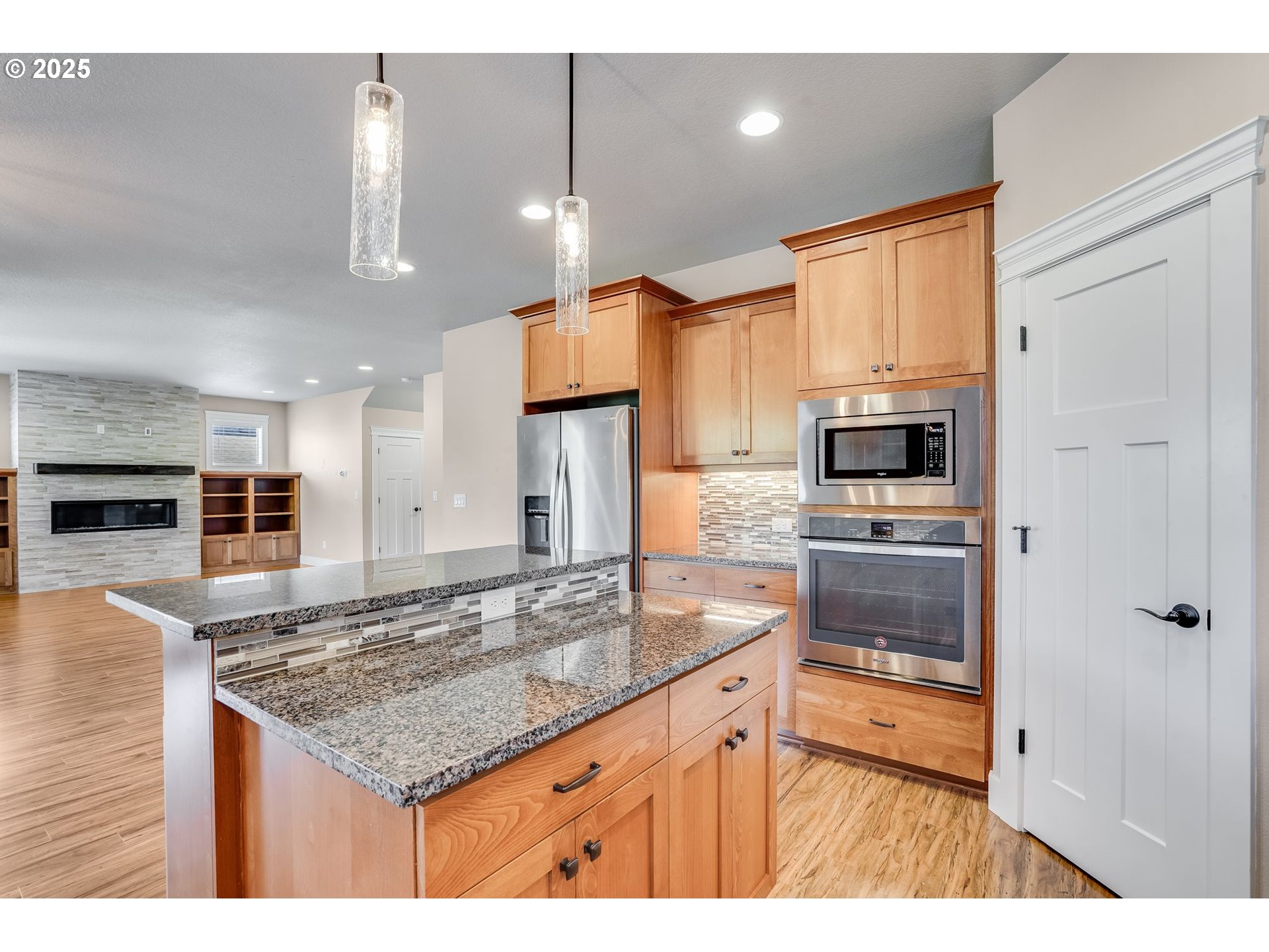 750 North 47th Avenue Ridgefield, WA 98642 - Photo 6 of 39 Kitchen/Living Room