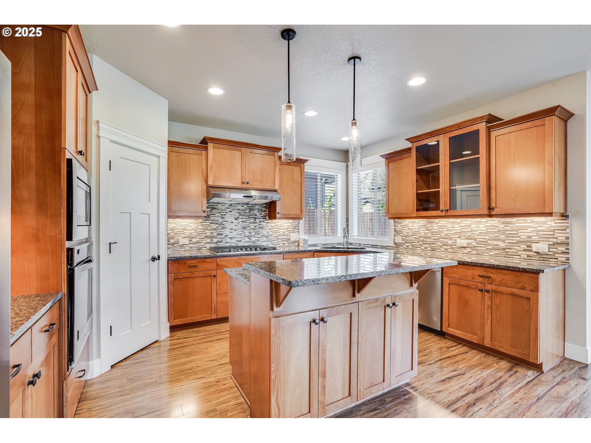 750 North 47th Avenue Ridgefield, WA 98642 - Photo 7 of 39 Kitchen