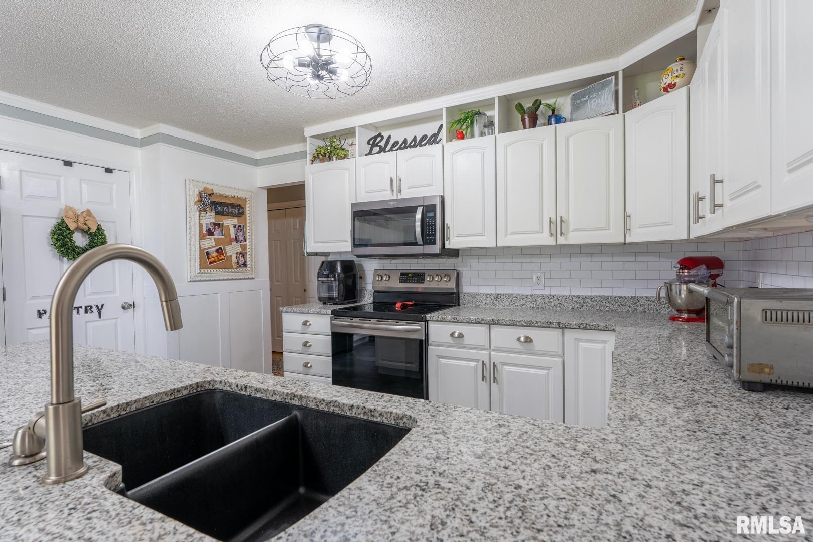 1906 Calico Road Marion, IL 62959 - Photo 12 of 50