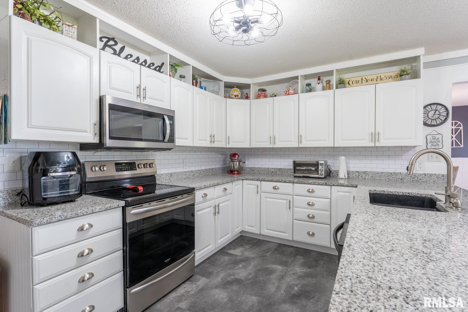 1906 Calico Road Marion, IL 62959 - Photo 17 of 50