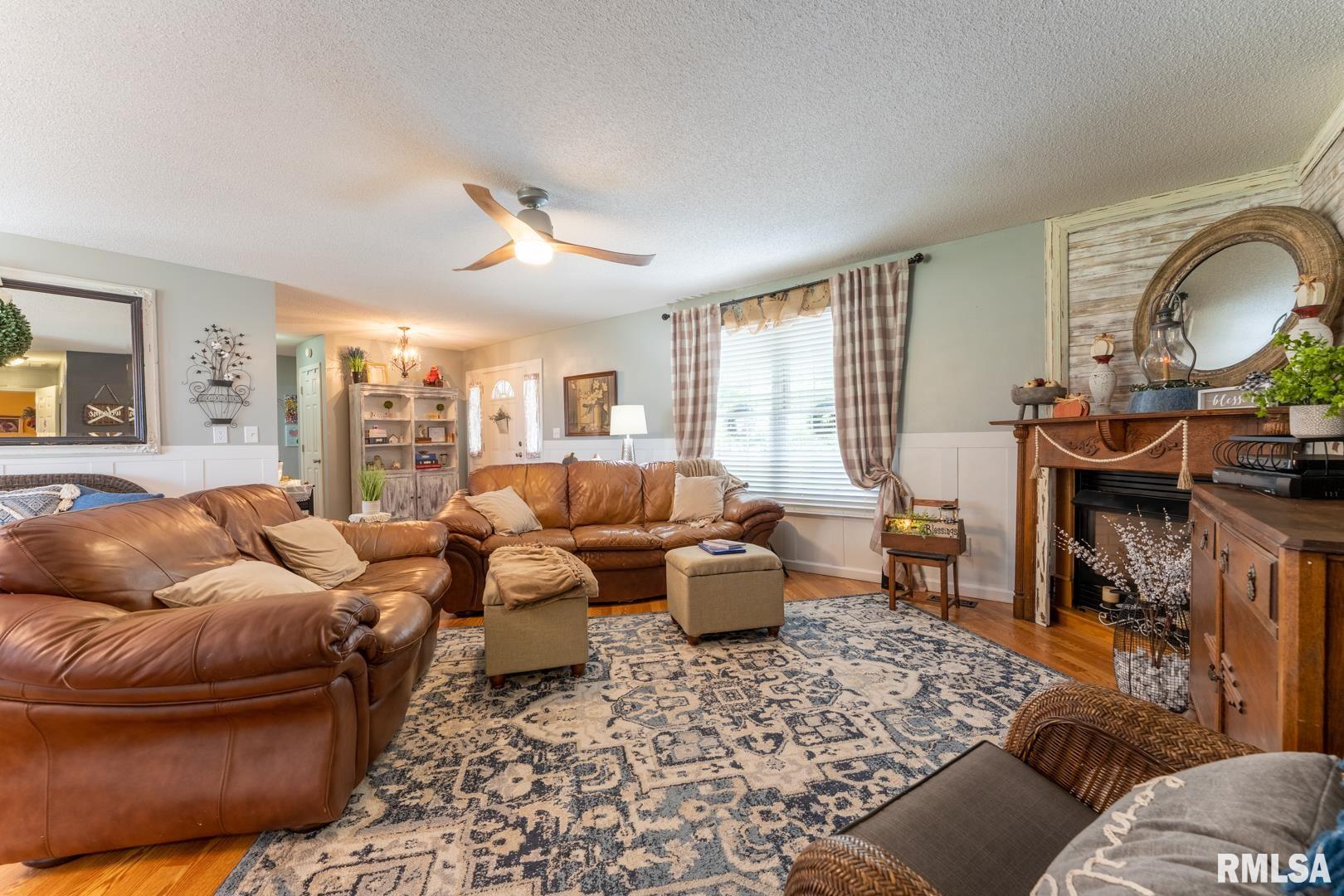 1906 Calico Road Marion, IL 62959 - Photo 6 of 50