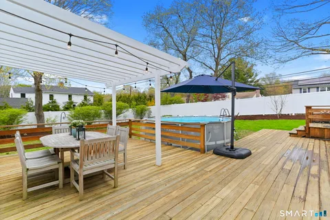 $899,000 | 10 Millspaugh Drive, Fairfield, CT 06824