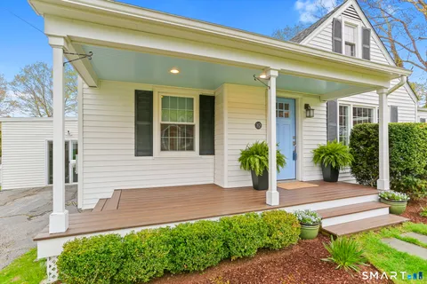 $899,000 | 10 Millspaugh Drive, Fairfield, CT 06824