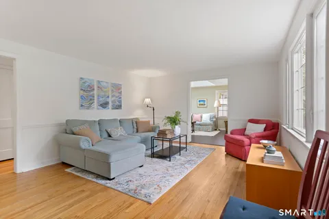 $899,000 | 10 Millspaugh Drive, Fairfield, CT 06824