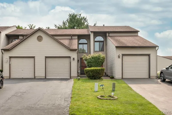 $2,200 | 8457 Bubbling Springs Drive, Clay, NY 13027