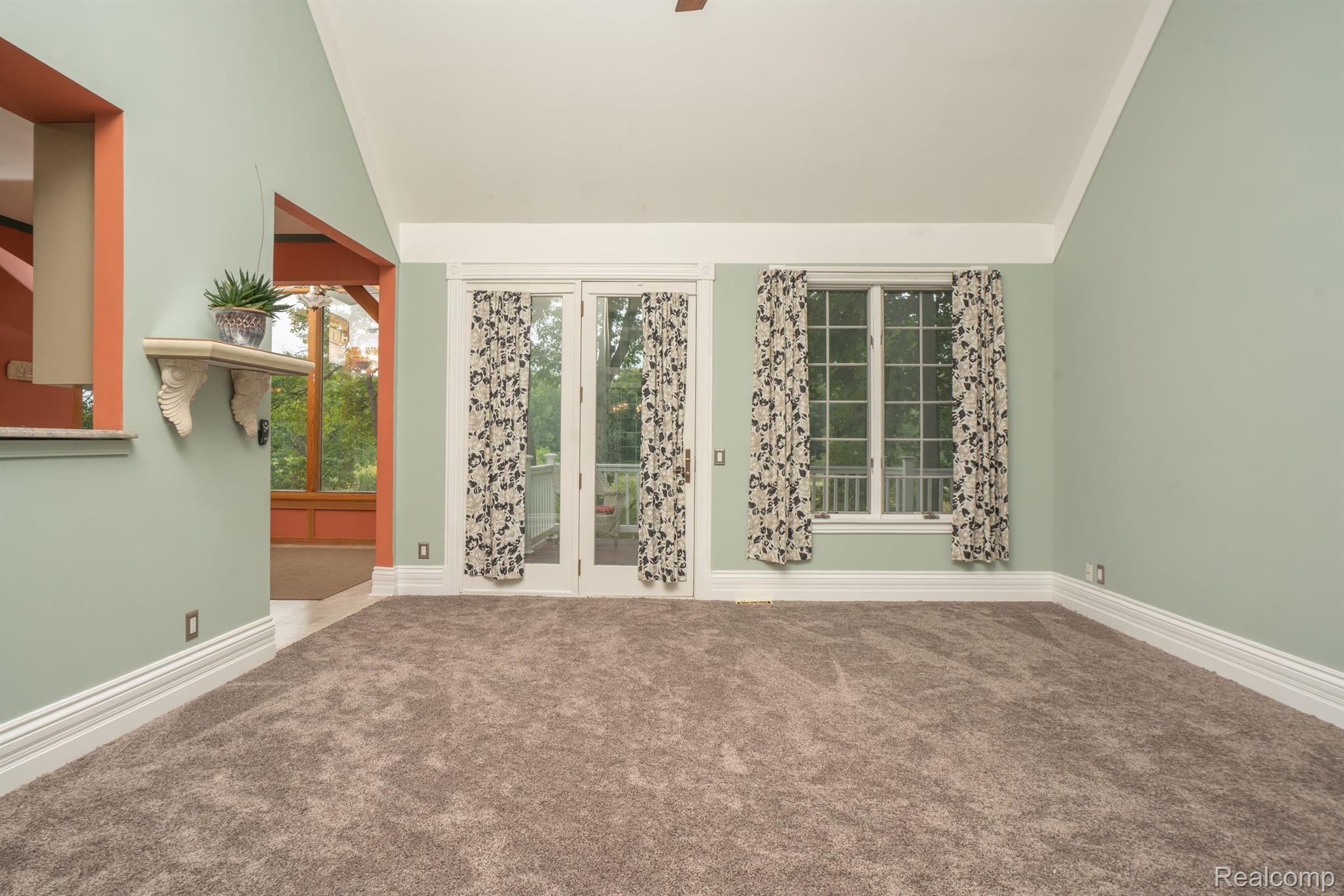 10178 Spencer Road Brighton, MI 48114 - Photo 9 of 49 Gallery Image 9