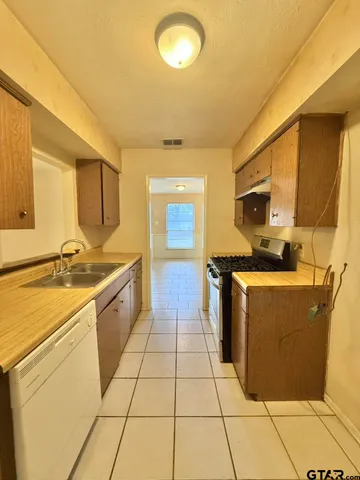 $1,350 | 4014 Appletree Lane, Tyler, TX 75701