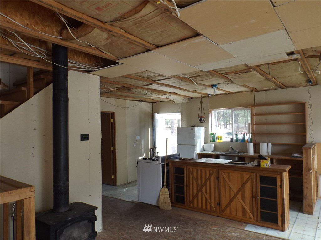 215 Main Road Tonasket, WA 98855 - Photo 8 of 25